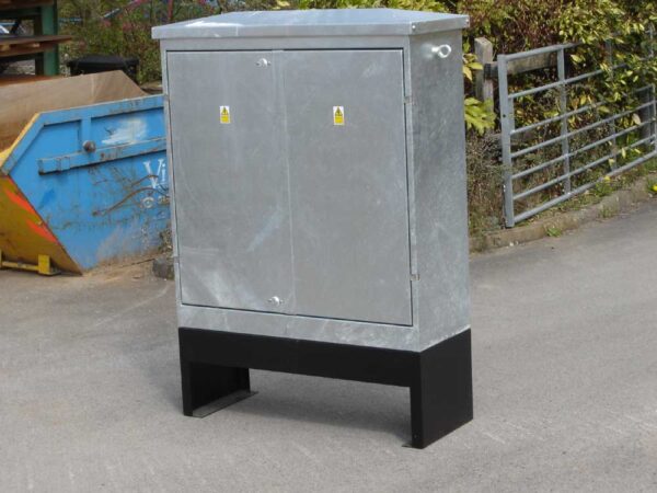 CRB 1200/350 Hinged Double Door Feeder Pillar
