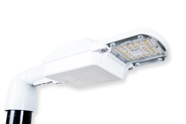 E 950 LANTERN 17 WATT LED 34MM TO 42MM SIDE ENTRY AND UNIVERSAL 76MM POST TOP BRACKET